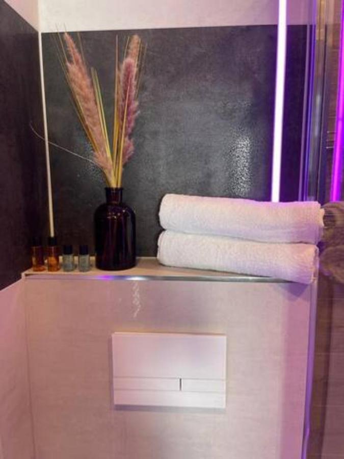 #1 Tgha Luxury Studio Apartment In Athlone Bagian luar foto