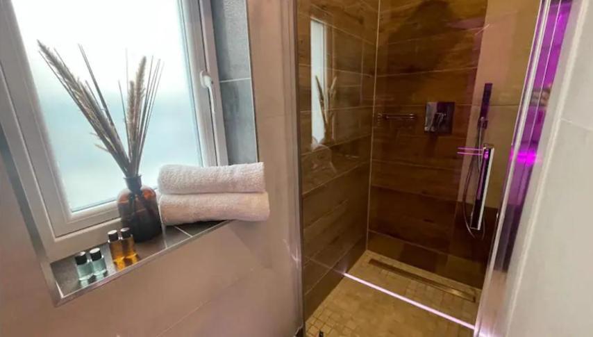 #1 Tgha Luxury Studio Apartment In Athlone Bagian luar foto